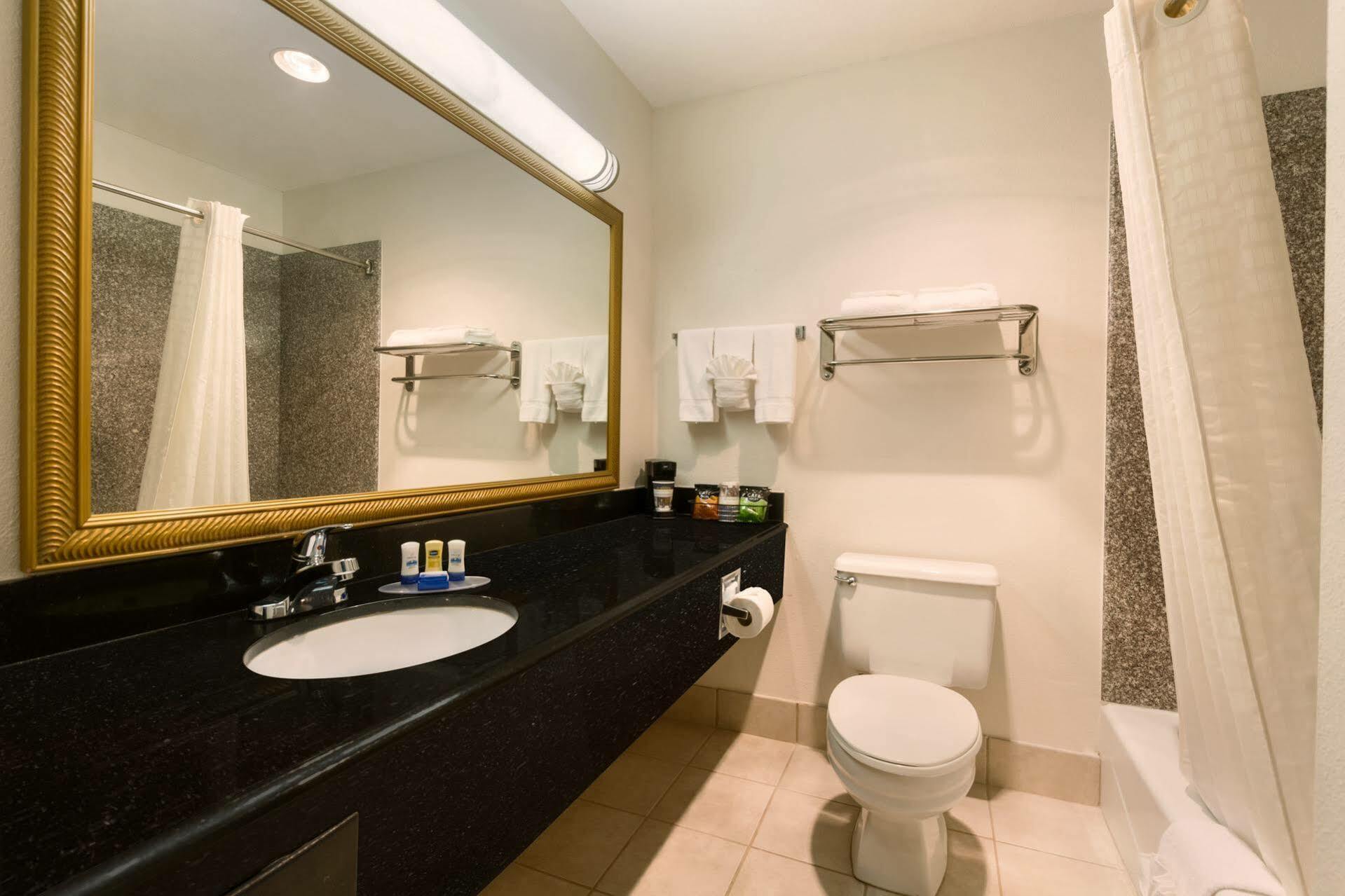 Broadway Inn & Suites Оклахома-Сіті Екстер'єр фото